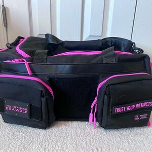 30L “Perfect Duffle Bag” Neon Pink – Never Average, Always a Wolf